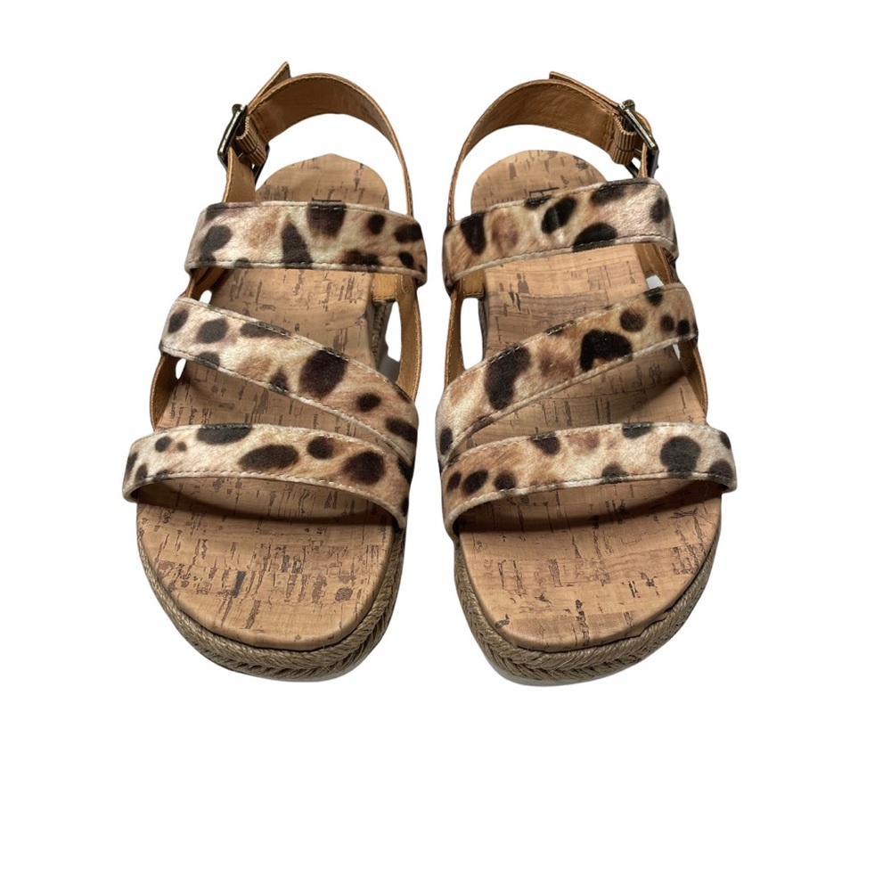 boc sandals size 7 M NEW !!